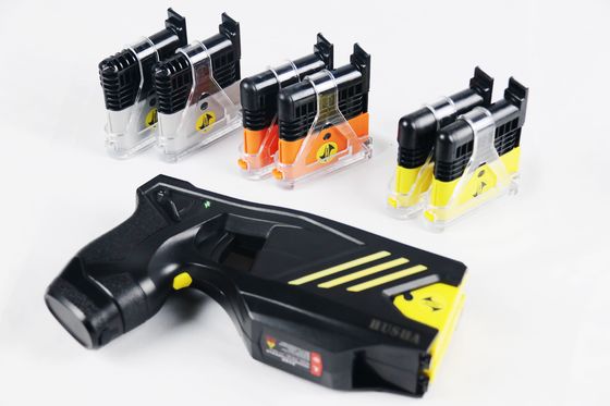 comprar Pistola de atordoamento policial à prova d'água IP57 com sistema de cartucho duplo e retenção remota para aplicação da lei Fabricação em linha