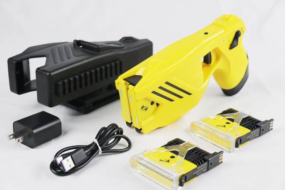 comprar Flexível IP57 Impermeável Legal Pistolas de Stun Dois tiros Proteção Pistola de Stun Fabricação em linha